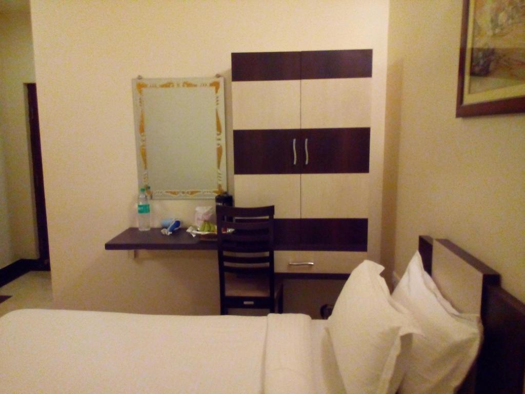 Divine Destination Hotel Váránaszi Kültér fotó